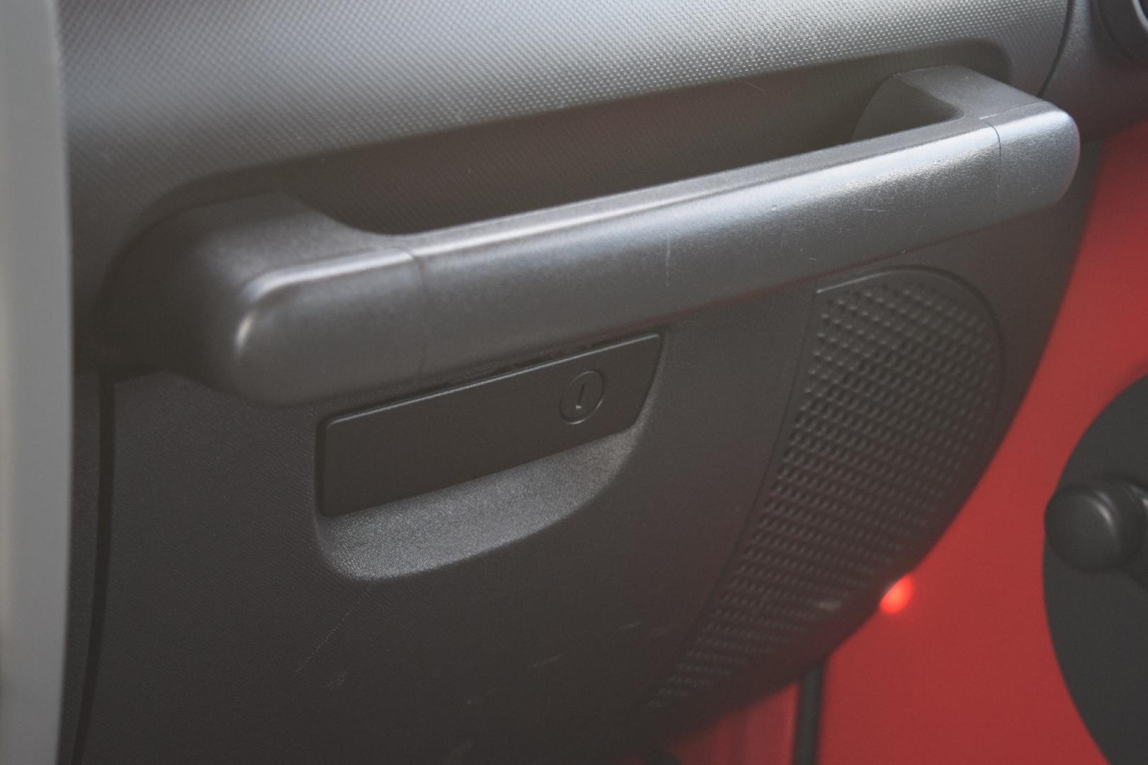 2010 RED /GRAY Jeep Wrangler Sport 4WD (1J4AA2D17AL) with an 3.8L V6 OHV 12V engine, 6-SPEED transmission, located at 607 W Columbia Drive, Kennewick, WA, 99336, (509) 987-1069, 0.000000, 0.000000 - FOR MORE INFORMATION PLEASE GIVE US A CALL TOLL FREE AT 509-582-8818 OR FOR MORE OPTIONS PLEASE VIEW OUR INVENTORY ON THE WEB AT USAAUTOSALES.NET Si te gusta este vehiculo y usted tiene preguntas, por favor llame gratis al numero (509) 582-8818 y alguien le ayudara. VEHICLE PRICE DOES NOT INCLUDE TA - Photo#14